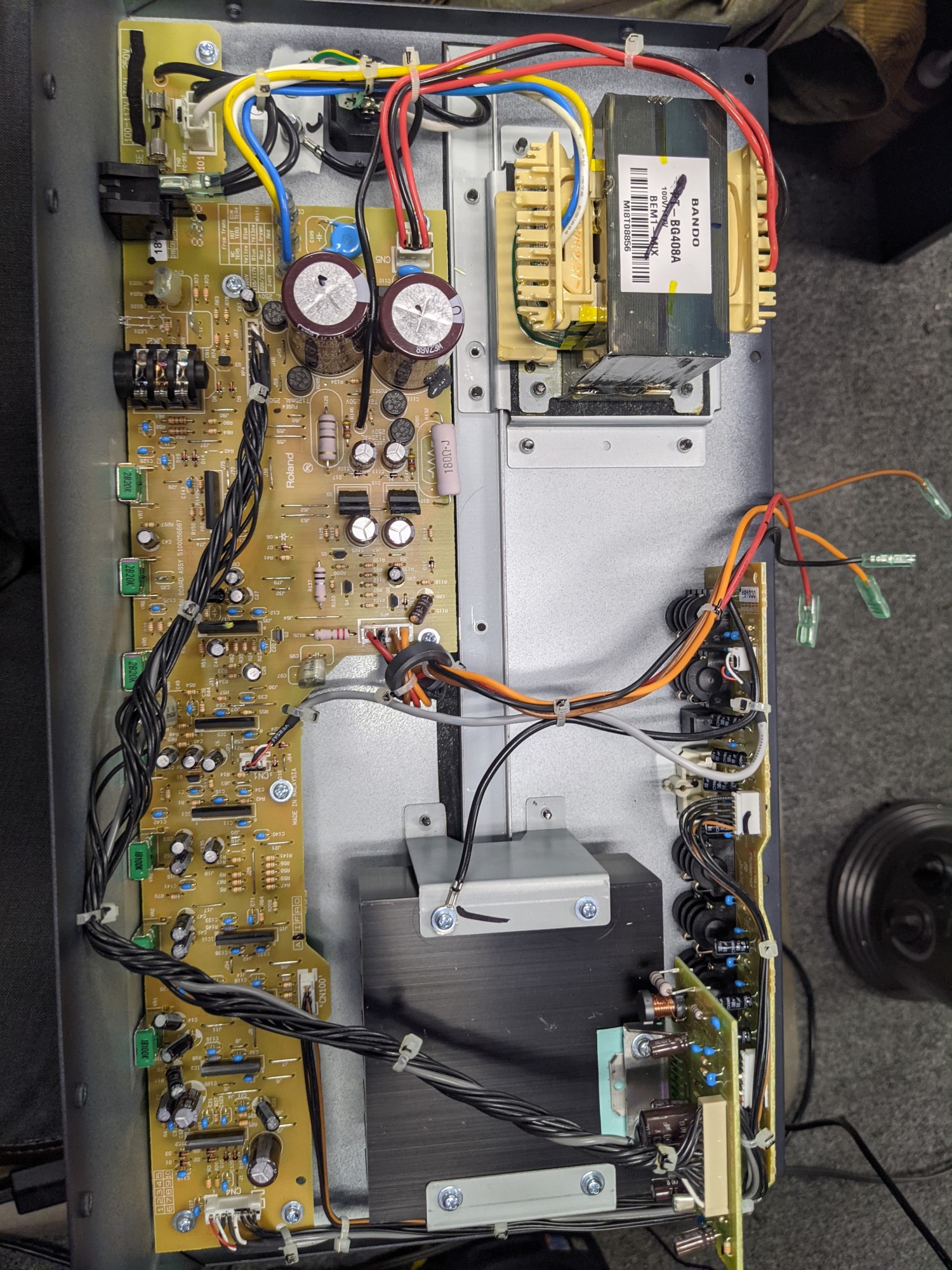 Lambert's Music Solutions | Roland KC-200 Keyboard Amp Repair | Birmingham, AL Music Repair Shop